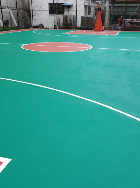 大竹 球场长期使用易出现地面开裂